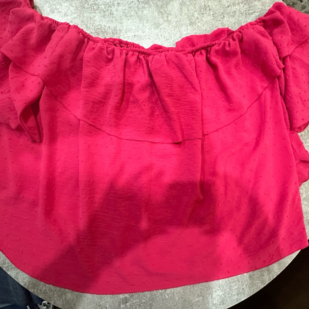 Hot pink of the shoulder women’s shirt - Picture 3 of 3